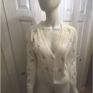 Small cardigan sweater with flowers 🤍🪻🪷